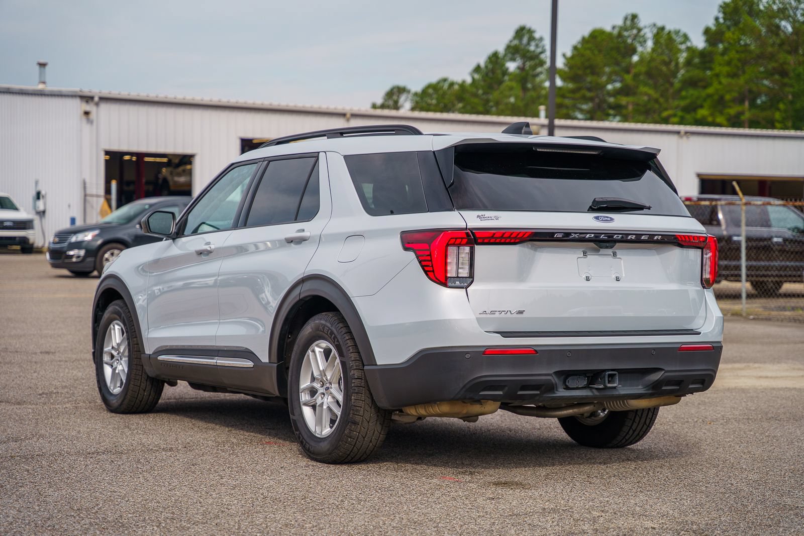 Certified 2025 Ford Explorer Active RWD image 5
