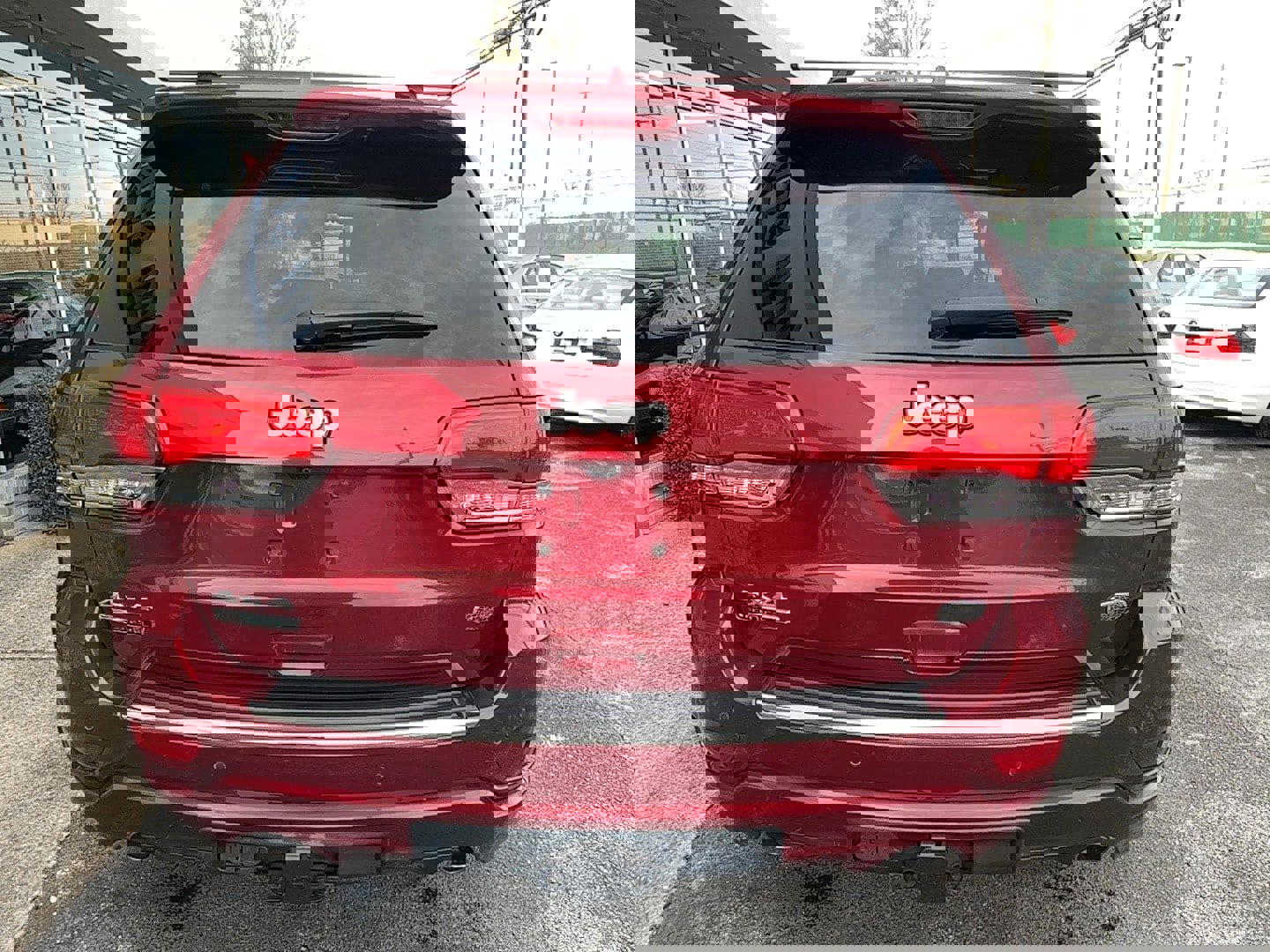 Used 2015 Jeep Grand Cherokee Overland w/ Advanced Technology Group image 26