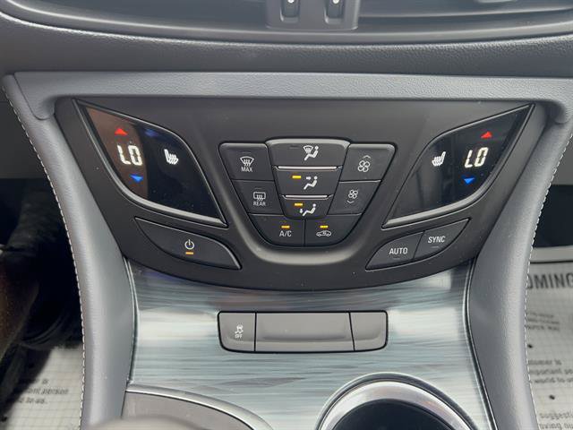 Used 2019 Buick Envision Essence AWD/4WD image 20