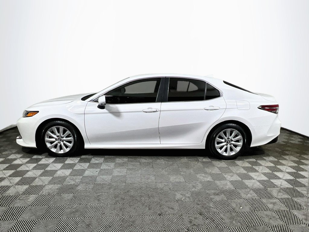 Certified 2019 Toyota Camry LE FWD image 4