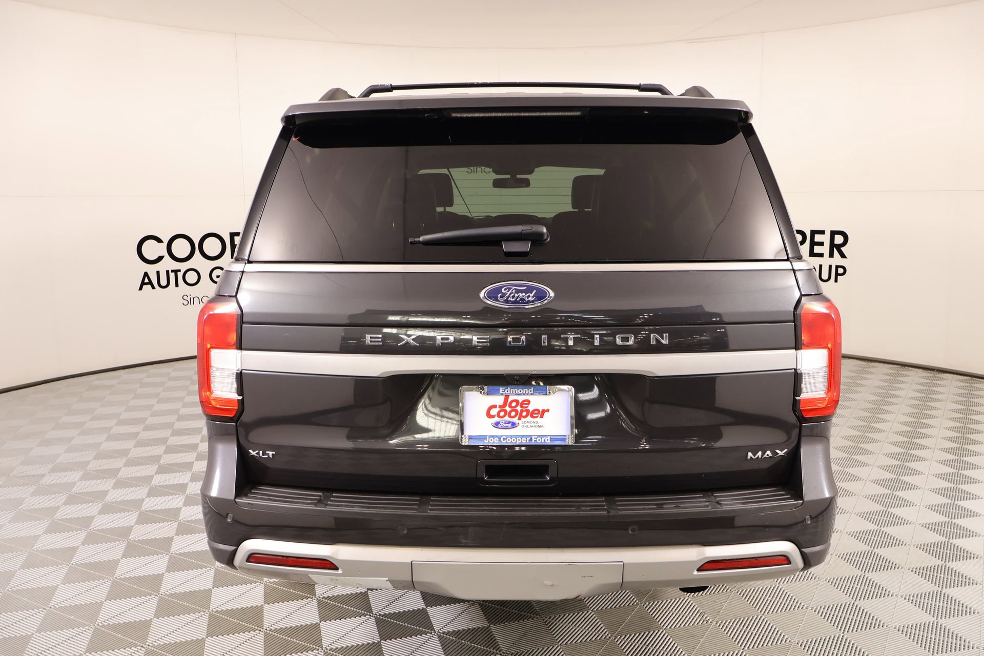 Used 2024 Ford Expedition Max XLT image 23