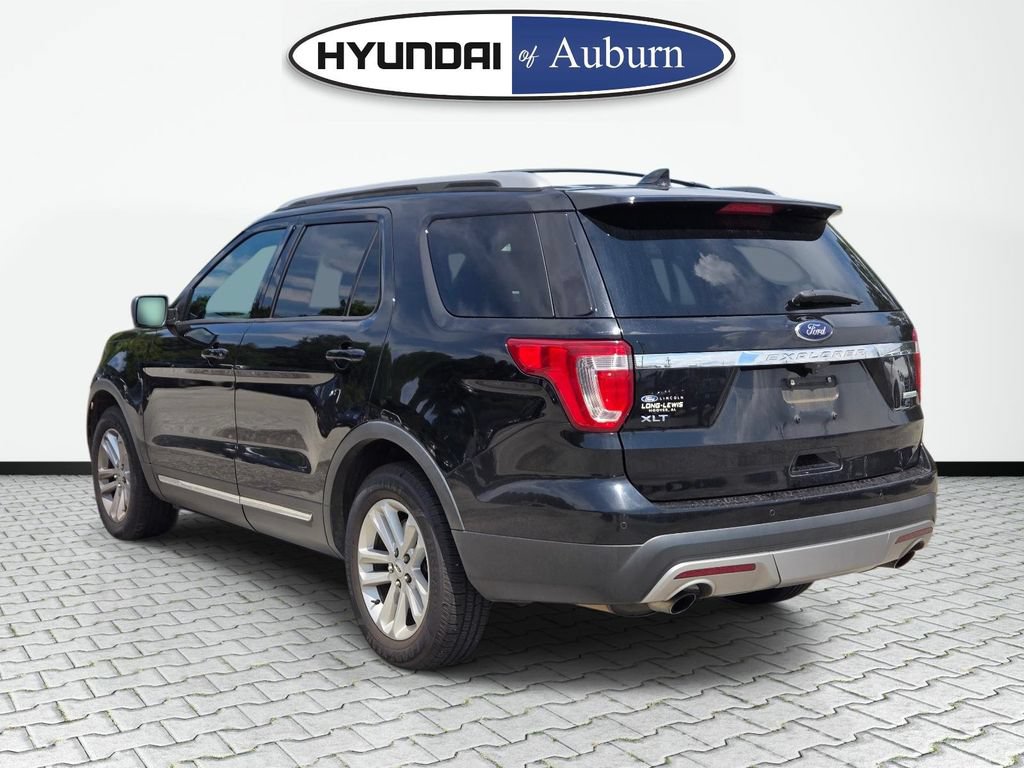Used 2017 Ford Explorer XLT w/ Equipment Group 202A FWD image 8