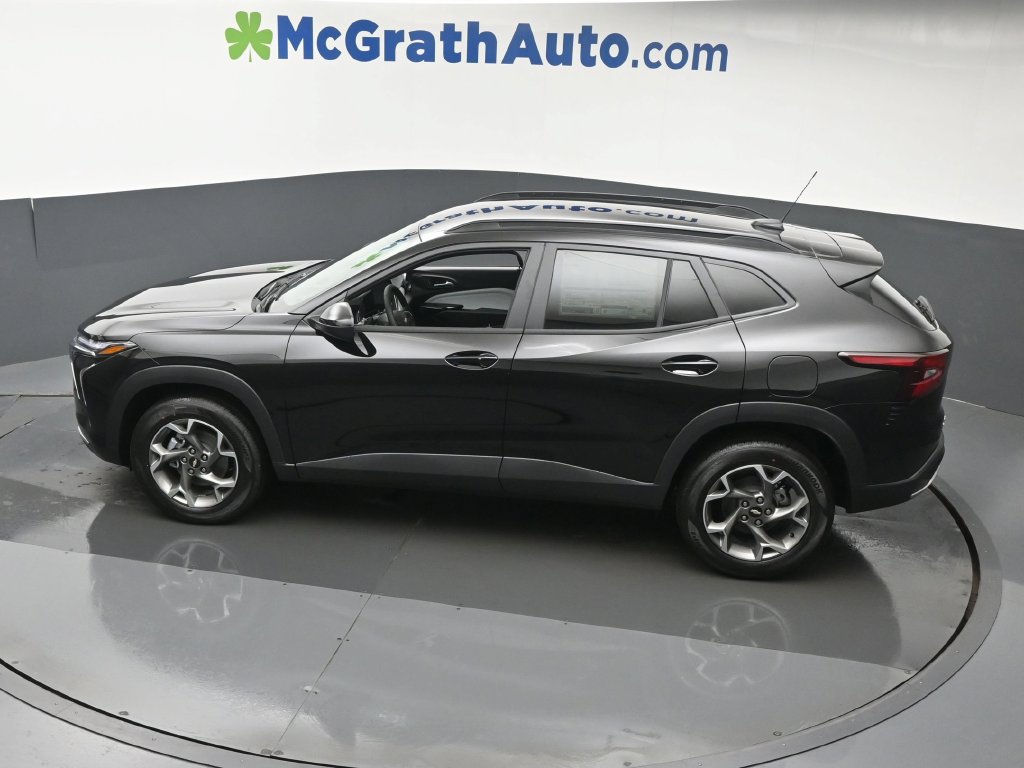 New 2026 Chevrolet Trax LT w/ Driver Confidence Package FWD image 24