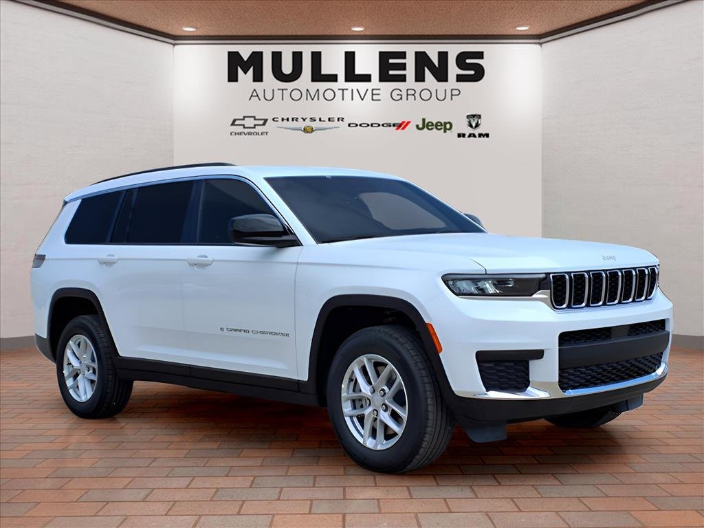 New 2025 Jeep Grand Cherokee L Laredo image 3