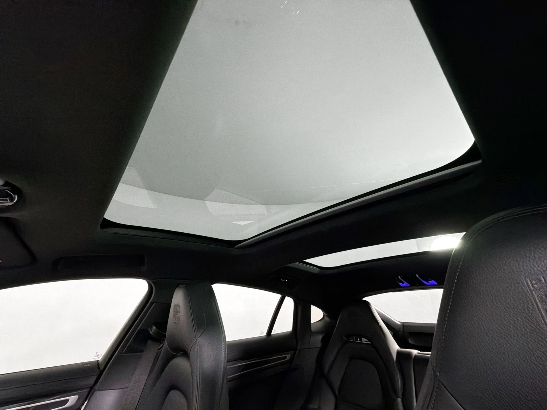 Certified 2023 Porsche Panamera Platinum Edition image 35