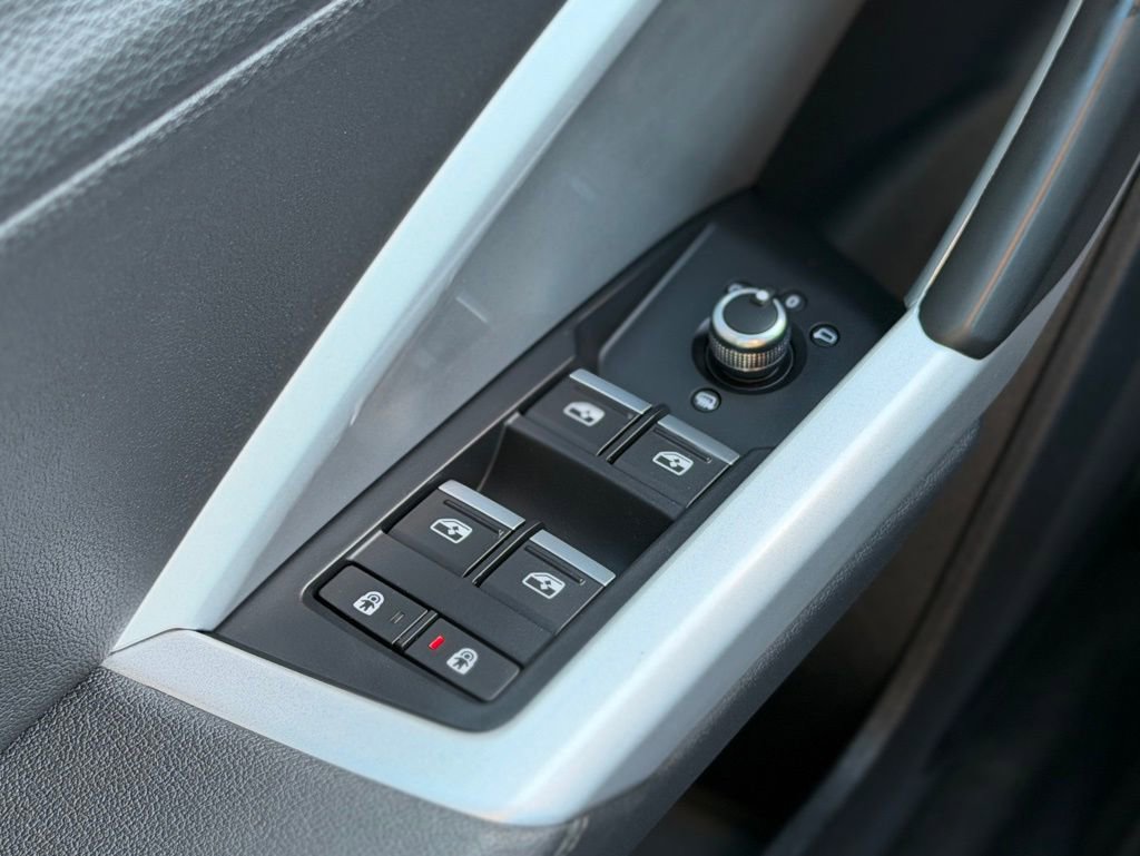 Used 2025 Audi Q3 2.0T Premium image 20