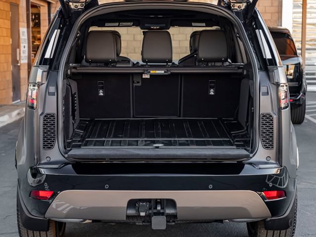 New 2026 Land Rover Discovery Limited Edition AWD/4WD image 30