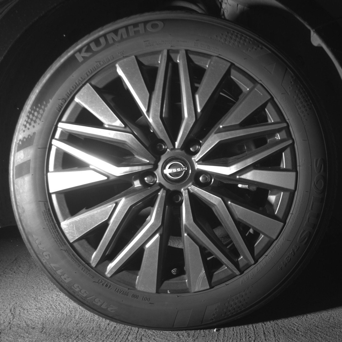 Used 2025 Nissan Altima 2.5 SV FWD image 13