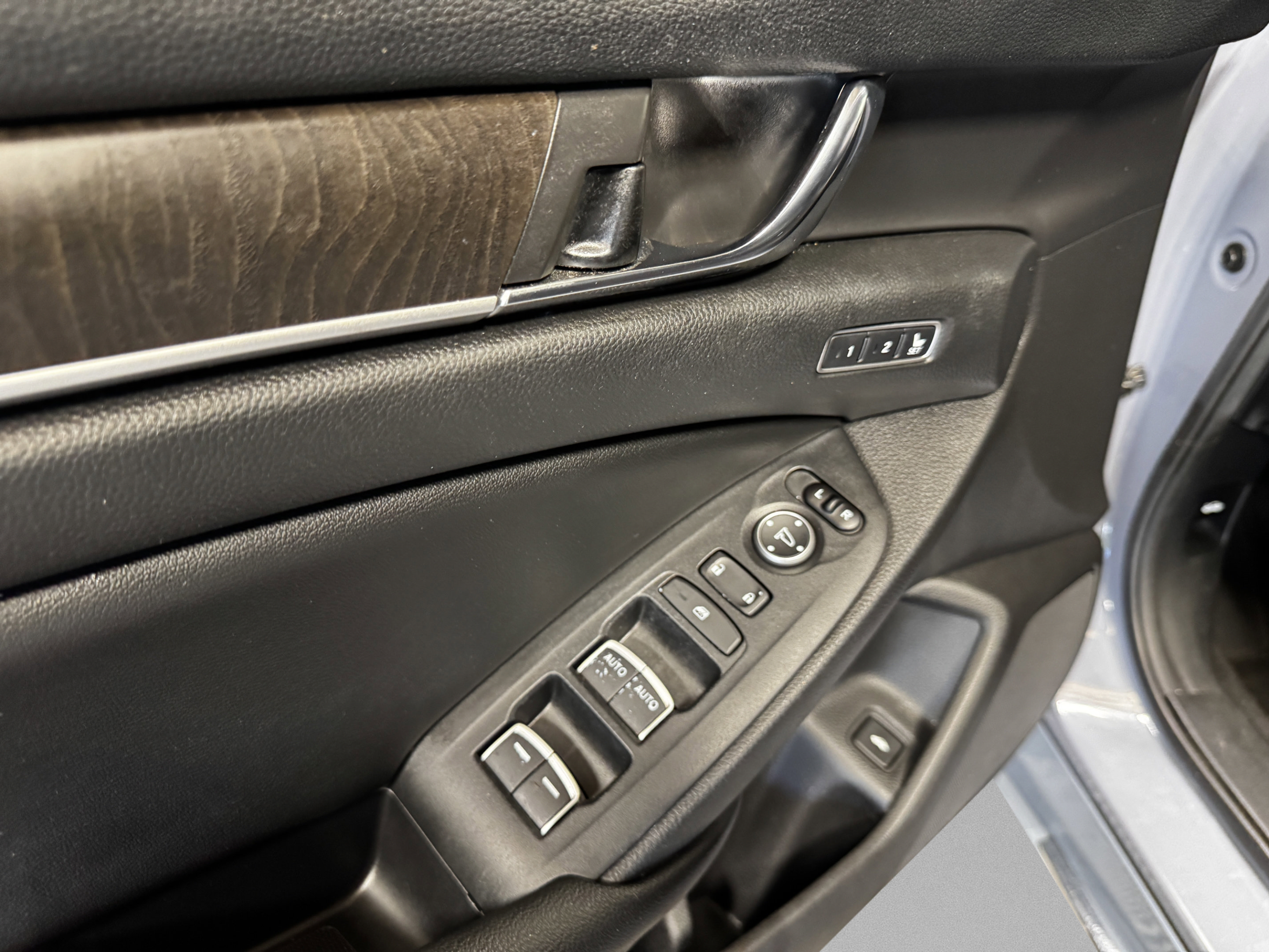 Used 2021 Honda Accord Touring image 34