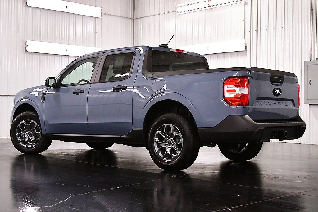 New 2025 Ford Maverick XLT w/ XLT Luxury Package FWD image 5