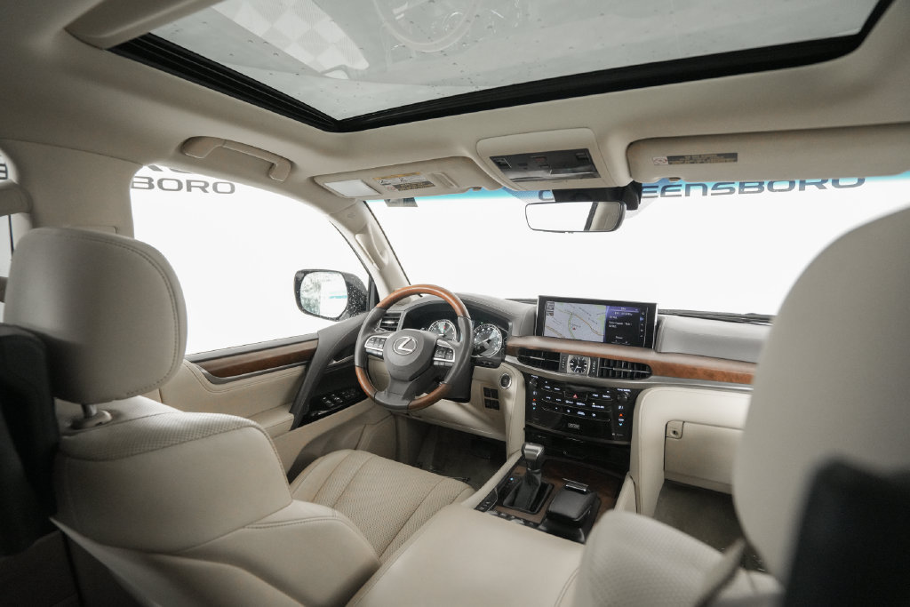 Used 2018 Lexus LX 570 4WD w/ Luxury Package image 16