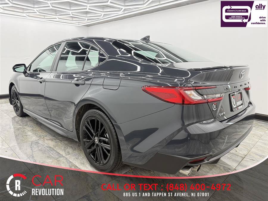 Used 2025 Toyota Camry SE FWD image 4