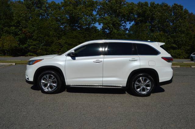Used 2015 Toyota Highlander XLE FWD image 5