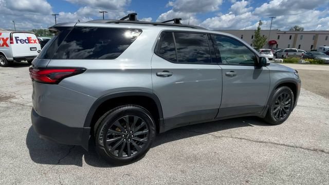 Used 2023 Chevrolet Traverse RS AWD/4WD image 2