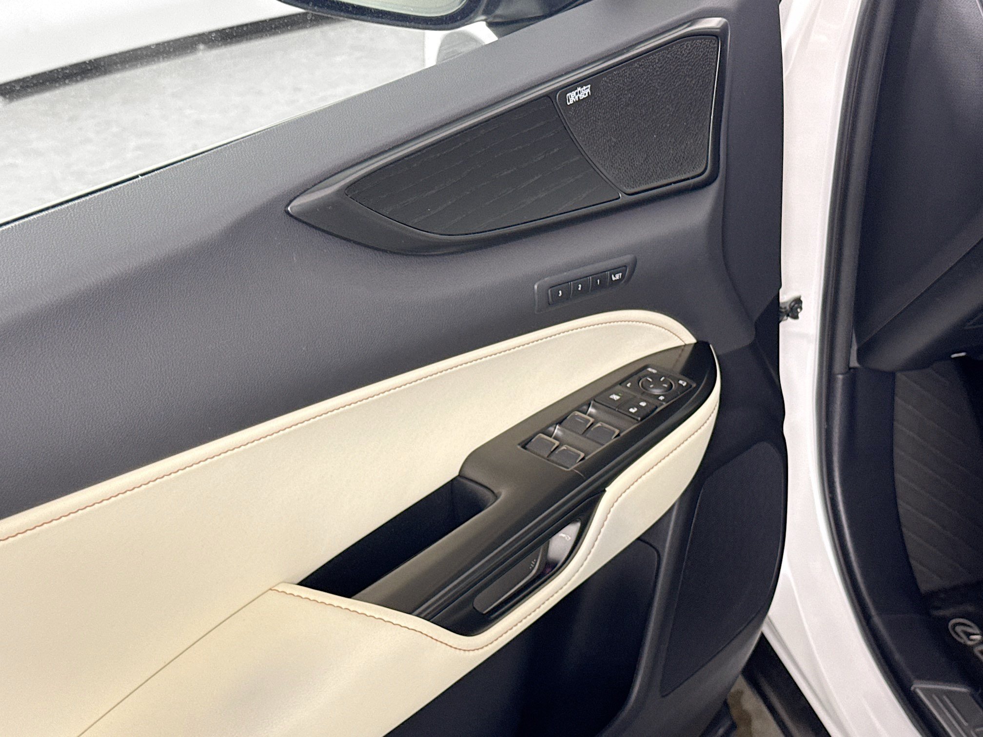 Used 2024 Lexus NX 350h AWD w/ Luxury Package image 19