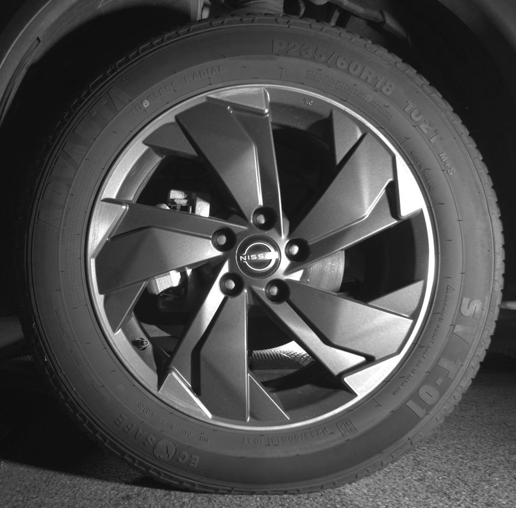 Used 2025 Nissan Rogue SV AWD/4WD image 25
