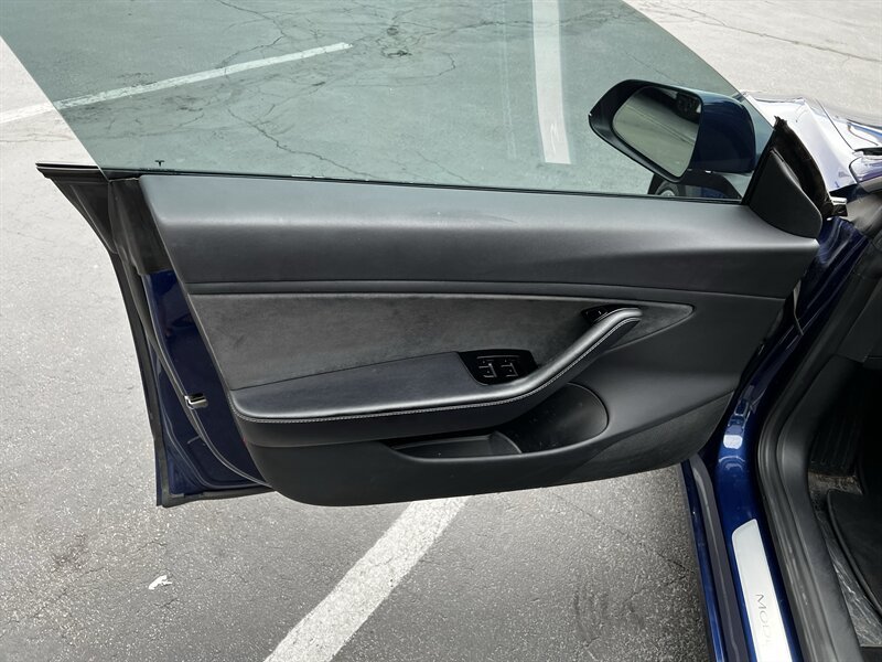 Used 2018 Tesla Model 3 Long Range RWD image 20