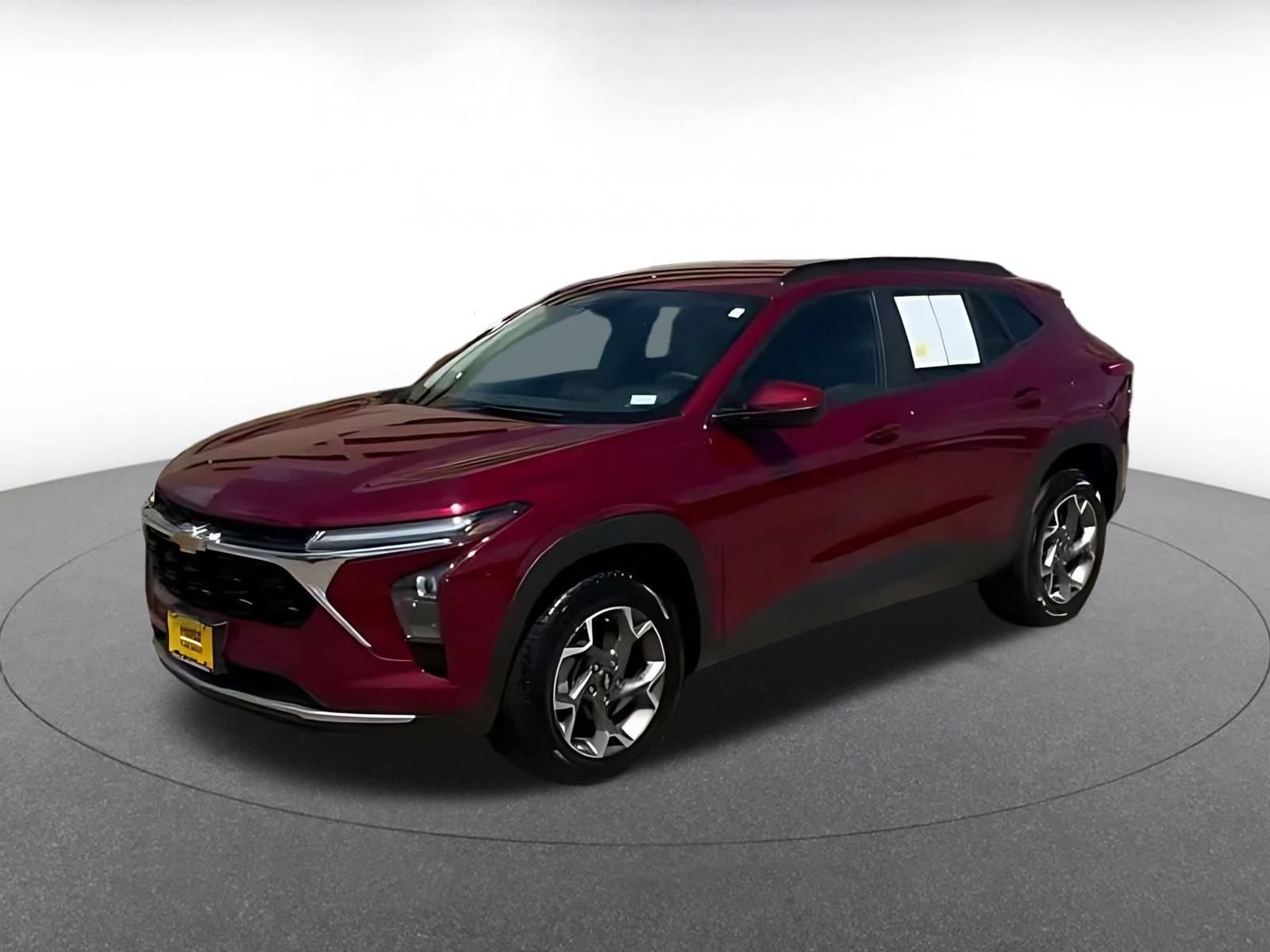 Used 2025 Chevrolet Trax LT FWD image 3