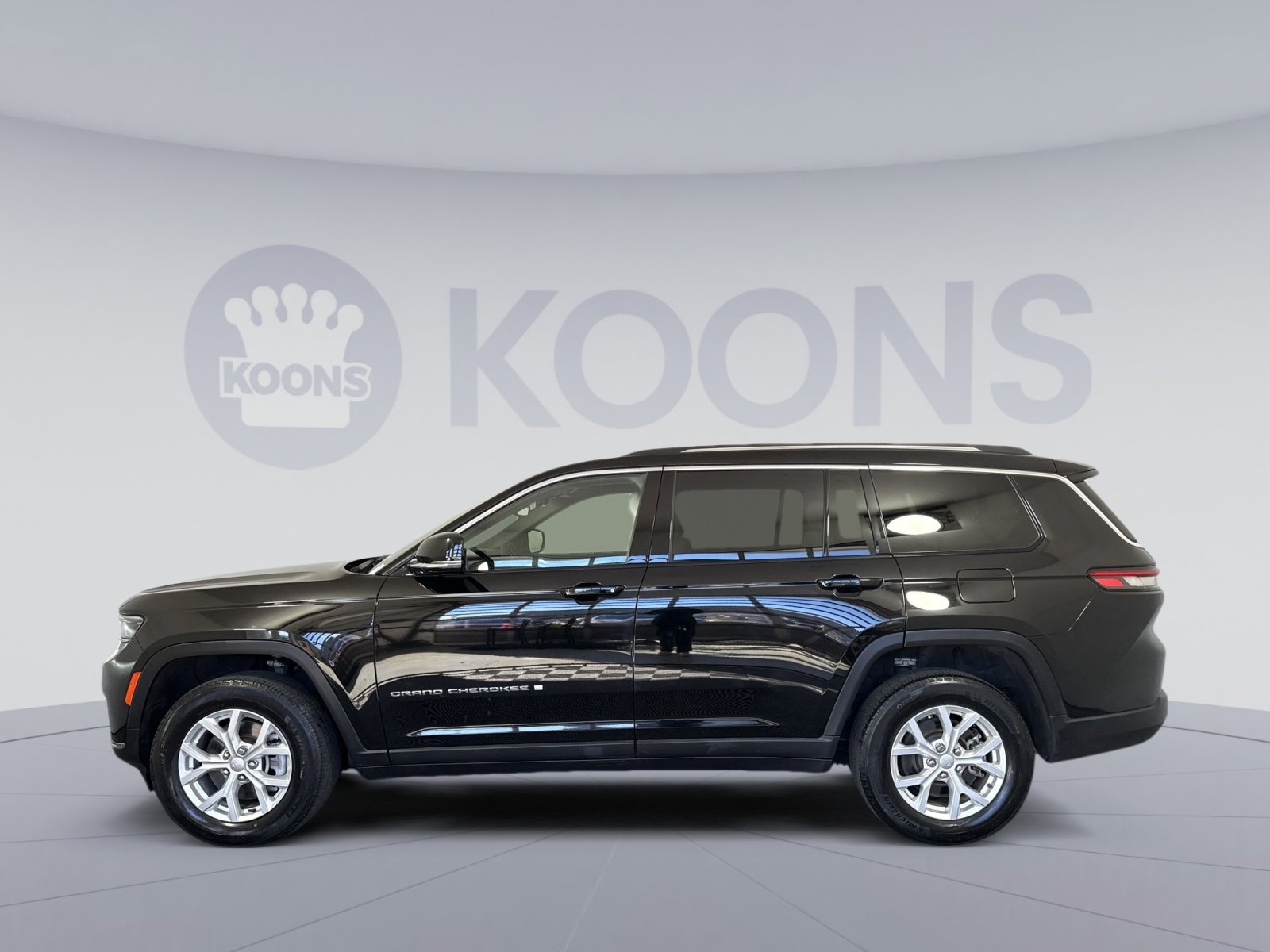 Used 2023 Jeep Grand Cherokee L Limited image 2