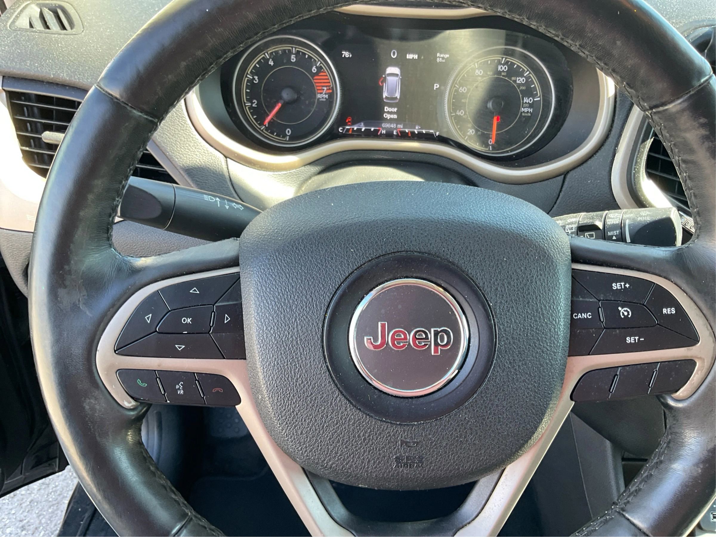 Used 2018 Jeep Cherokee Limited FWD image 16