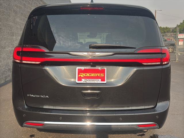 Certified 2023 Chrysler Pacifica Touring-L FWD image 7