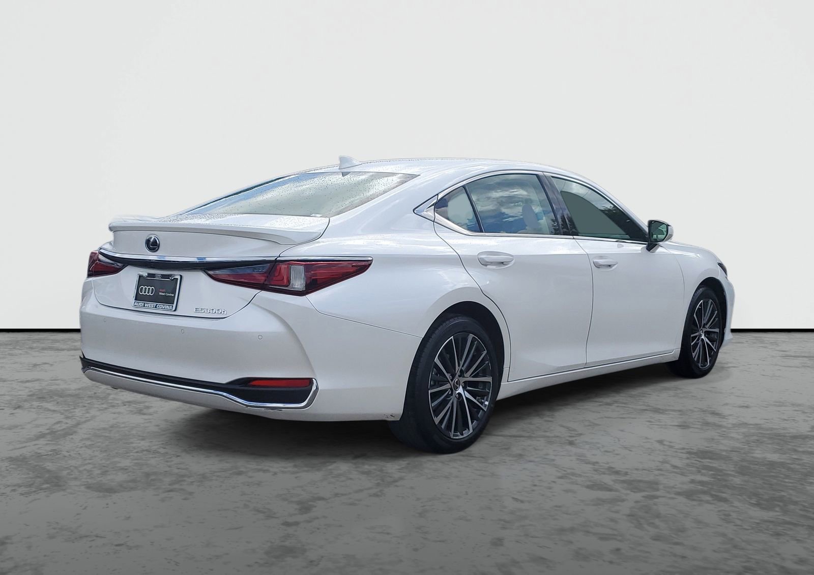 Used 2025 Lexus ES 300h w/ Premium Package FWD image 4