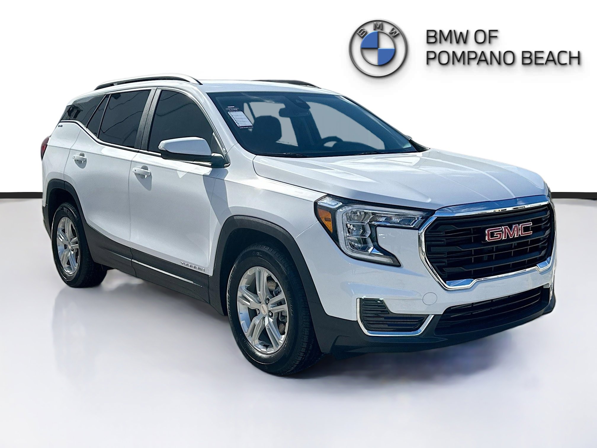 Used 2024 GMC Terrain SLE w/ Driver Convenience Package