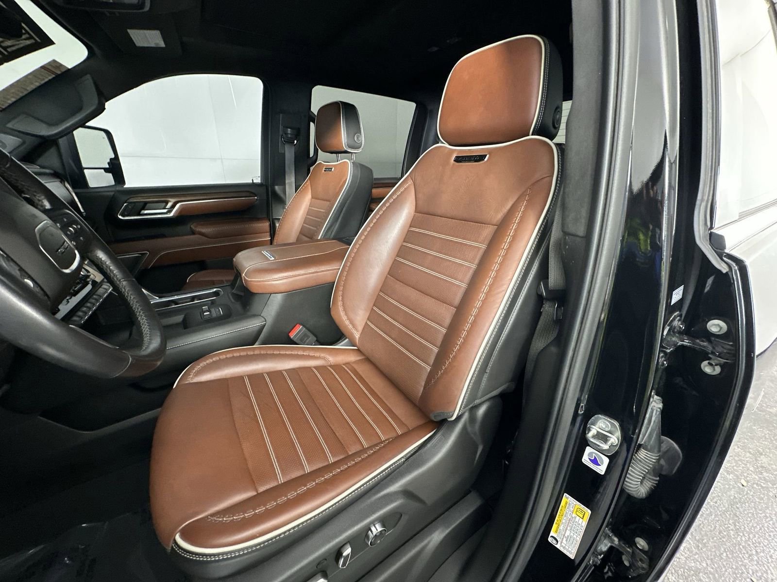 Used 2024 GMC Sierra 2500 Denali Ultimate image 15