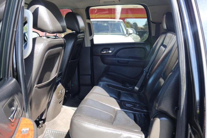 Used 2014 Chevrolet Suburban LT AWD/4WD image 21