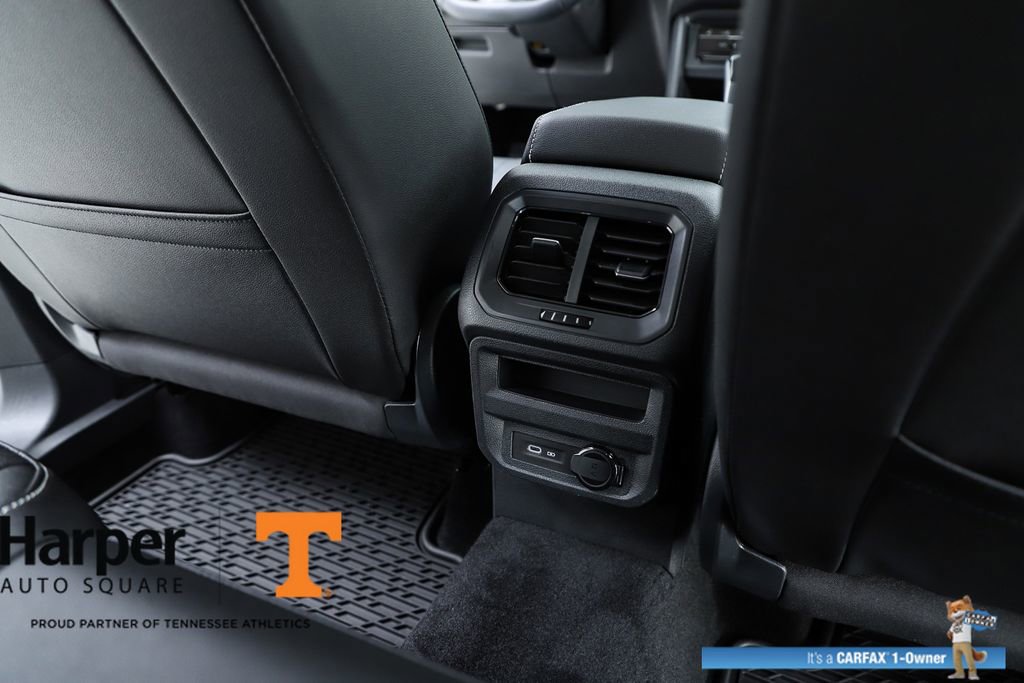 Used 2023 Volkswagen Tiguan SE image 37