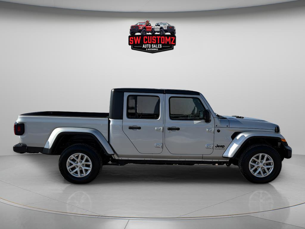 Used 2023 Jeep Gladiator Sport image 8
