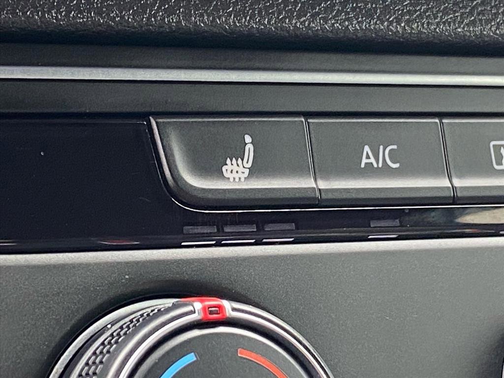 Used 2022 Volkswagen Atlas Cross Sport SE image 17