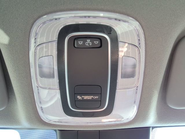 Used 2025 Hyundai Elantra SE FWD image 31