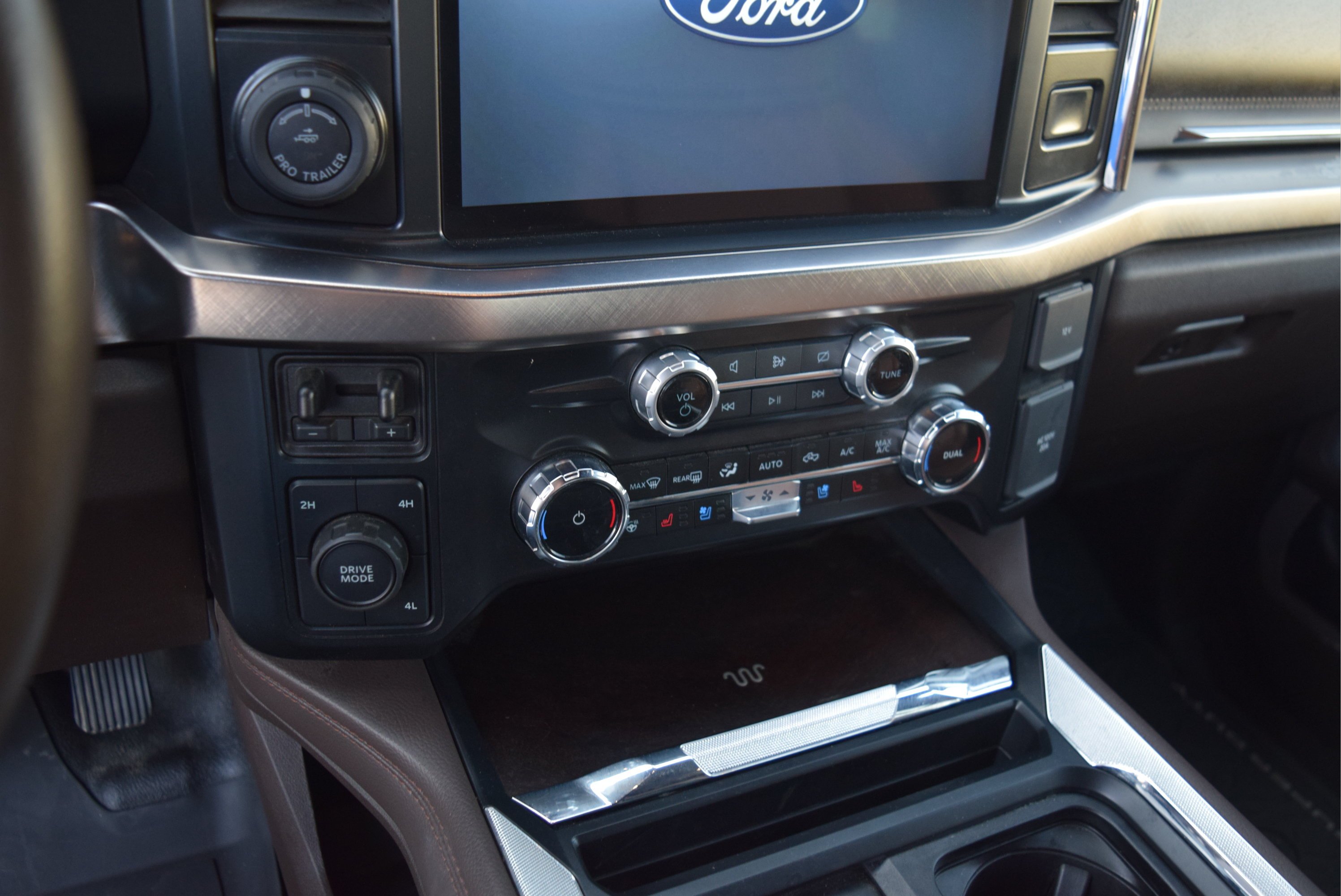 Certified 2024 Ford F450 King Ranch w/ Chrome Package AWD/4WD image 19