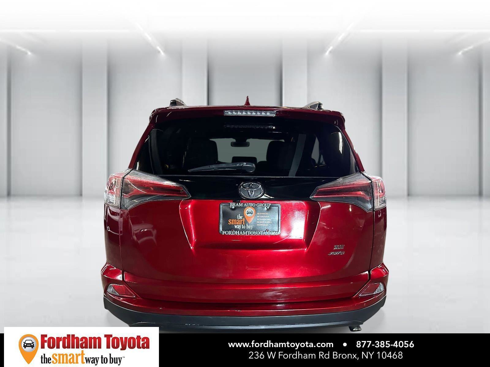 Used 2018 Toyota RAV4 SE w/ Power Extra Value Package image 5