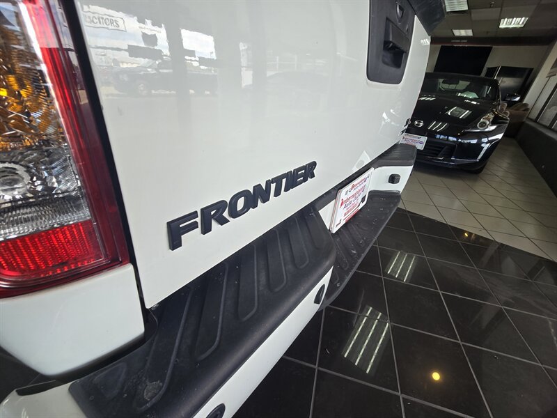 Used 2020 Nissan Frontier SV w/ Midnight Edition Floor Mats RWD image 27