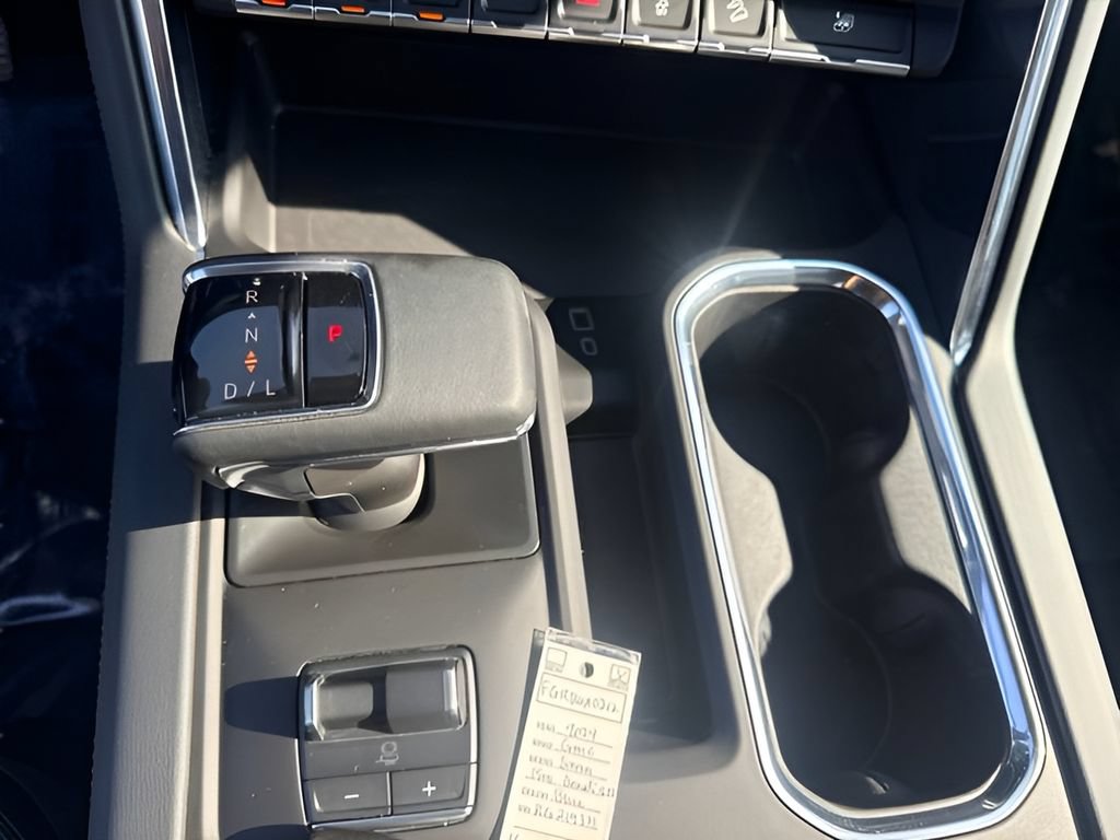 Used 2024 GMC Sierra 1500 Denali w/ Technology Package AWD/4WD image 13