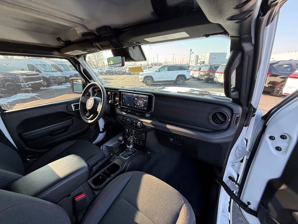 Used 2024 Jeep Wrangler Unlimited Rubicon w/ Technology Group image 15