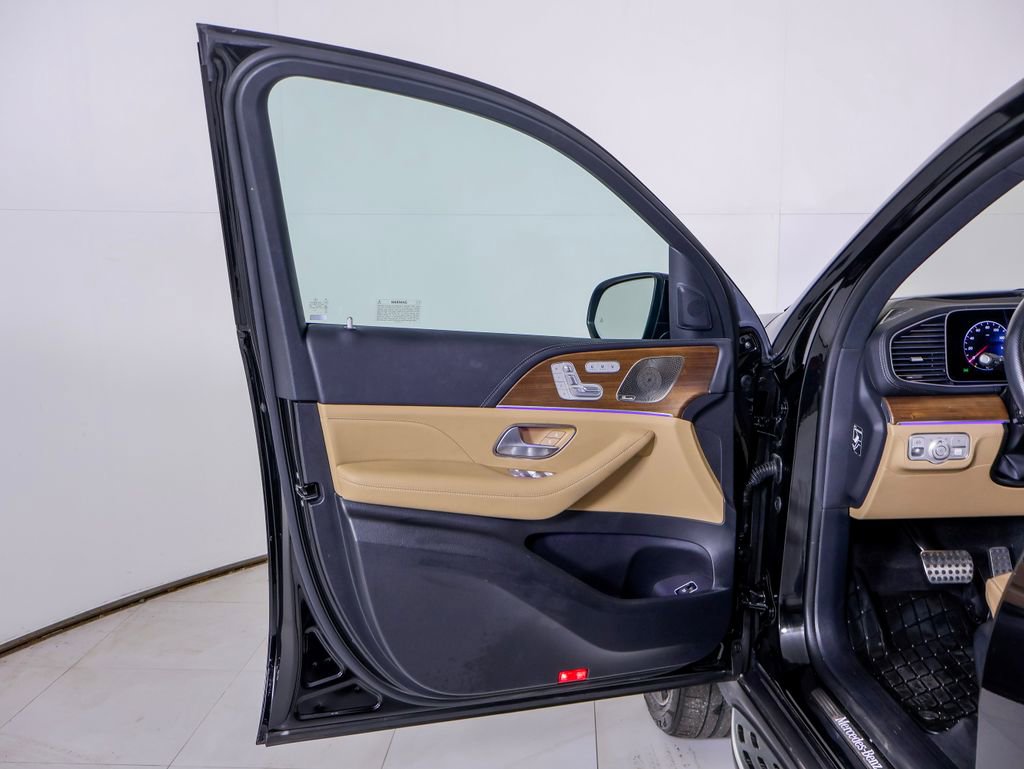 Used 2024 Mercedes-Benz GLS 580 4MATIC image 28