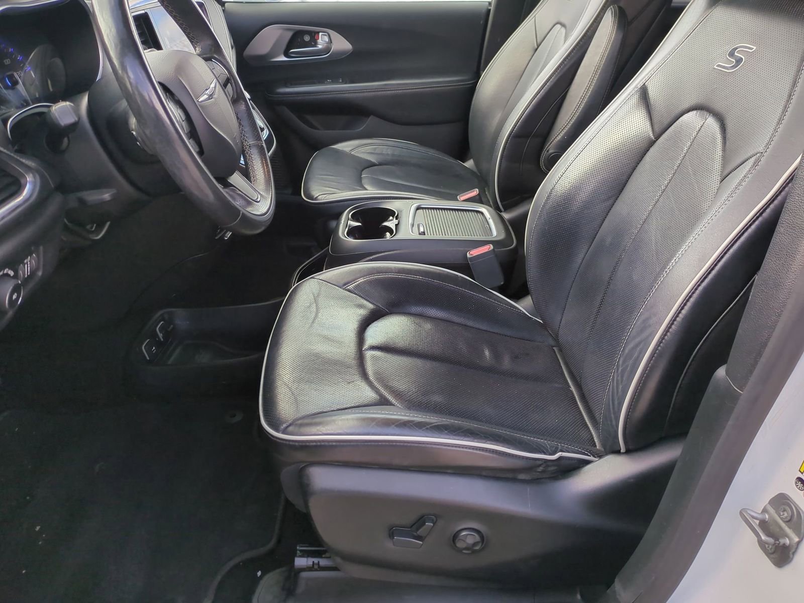 Used 2019 Chrysler Pacifica Limited w/ S Appearance Package image 20