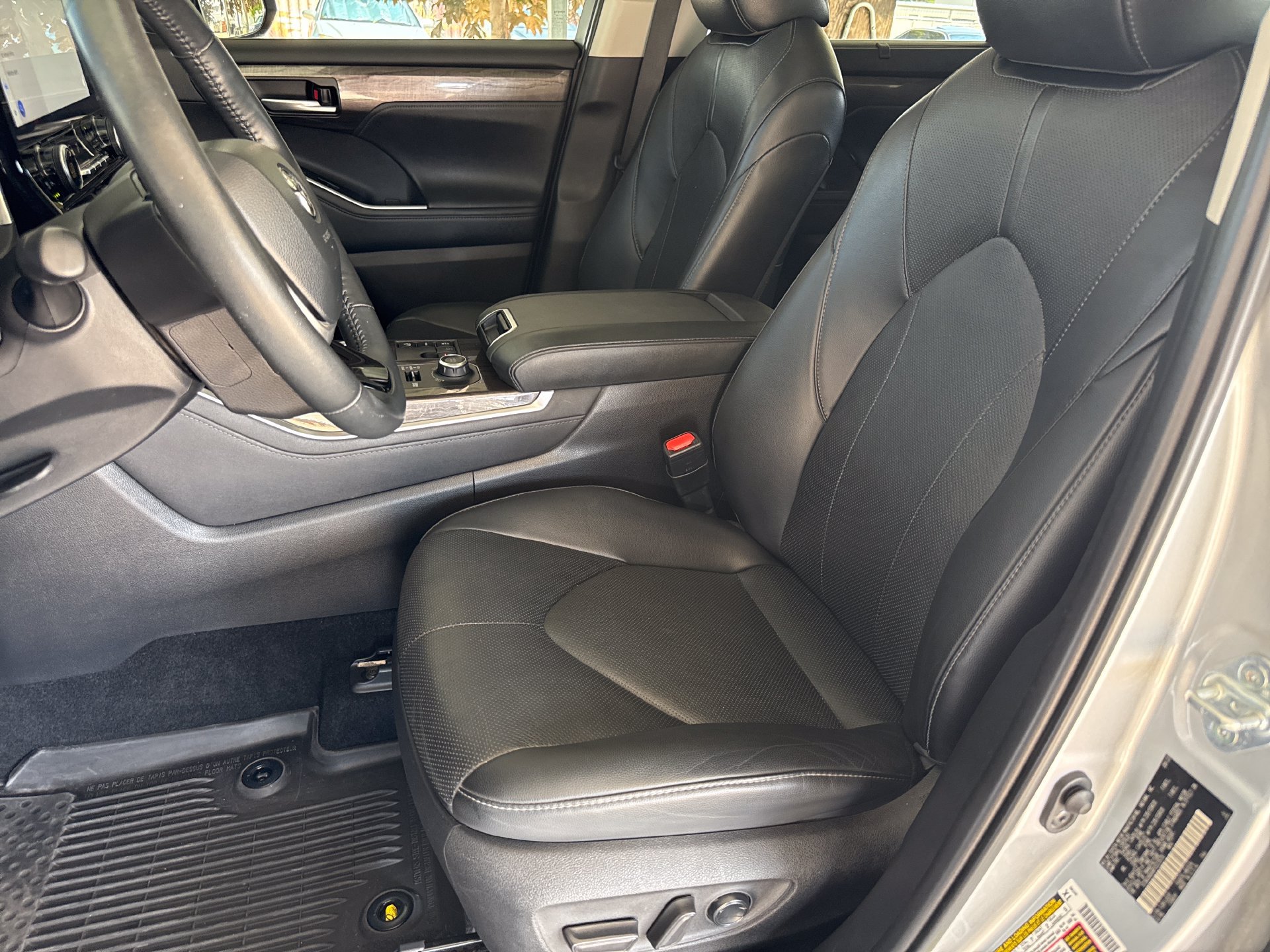 Used 2023 Toyota Highlander Limited AWD/4WD image 13