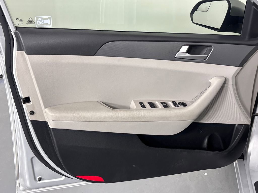 Used 2016 Hyundai Sonata SE image 25