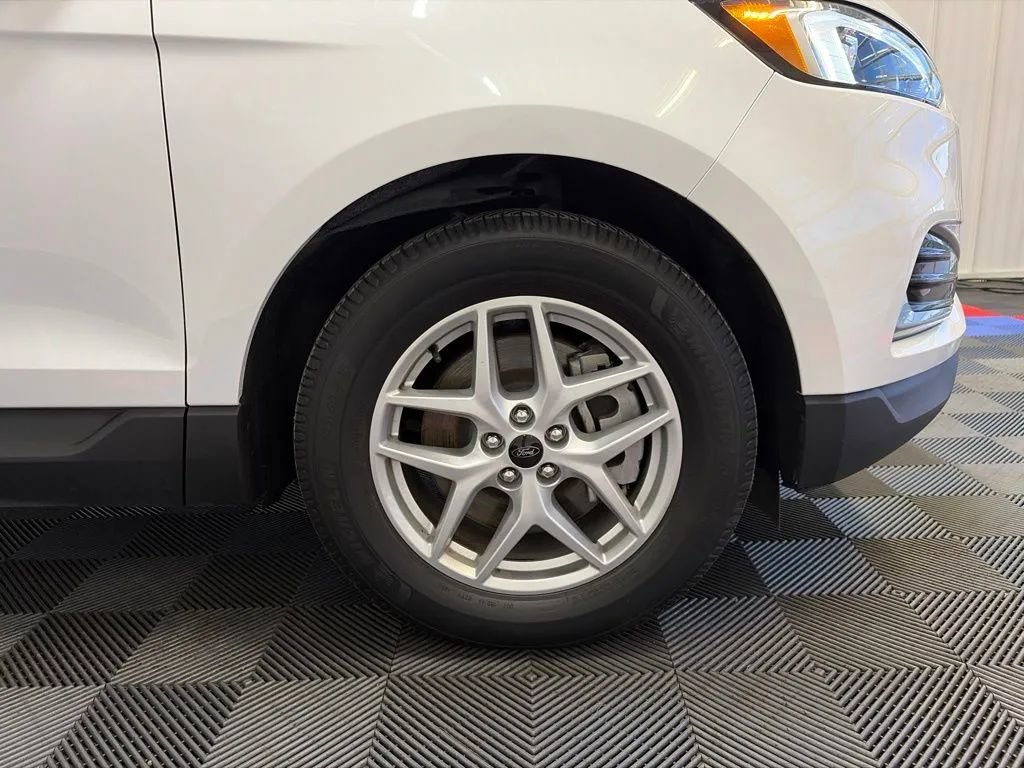 Used 2024 Ford Edge SEL AWD/4WD image 25
