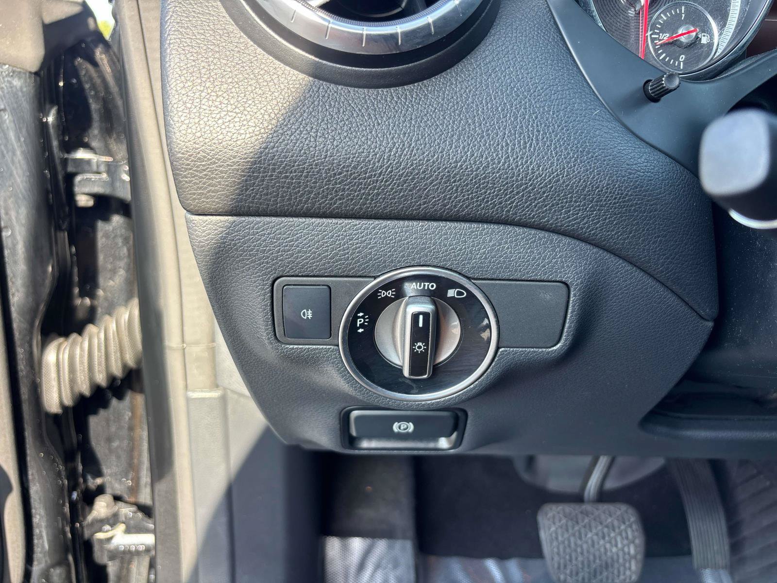 Used 2018 Mercedes-Benz CLA 250 4MATIC image 16