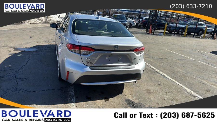 Used 2020 Toyota Corolla LE w/ Carpet Mat Package (TMS) FWD image 5