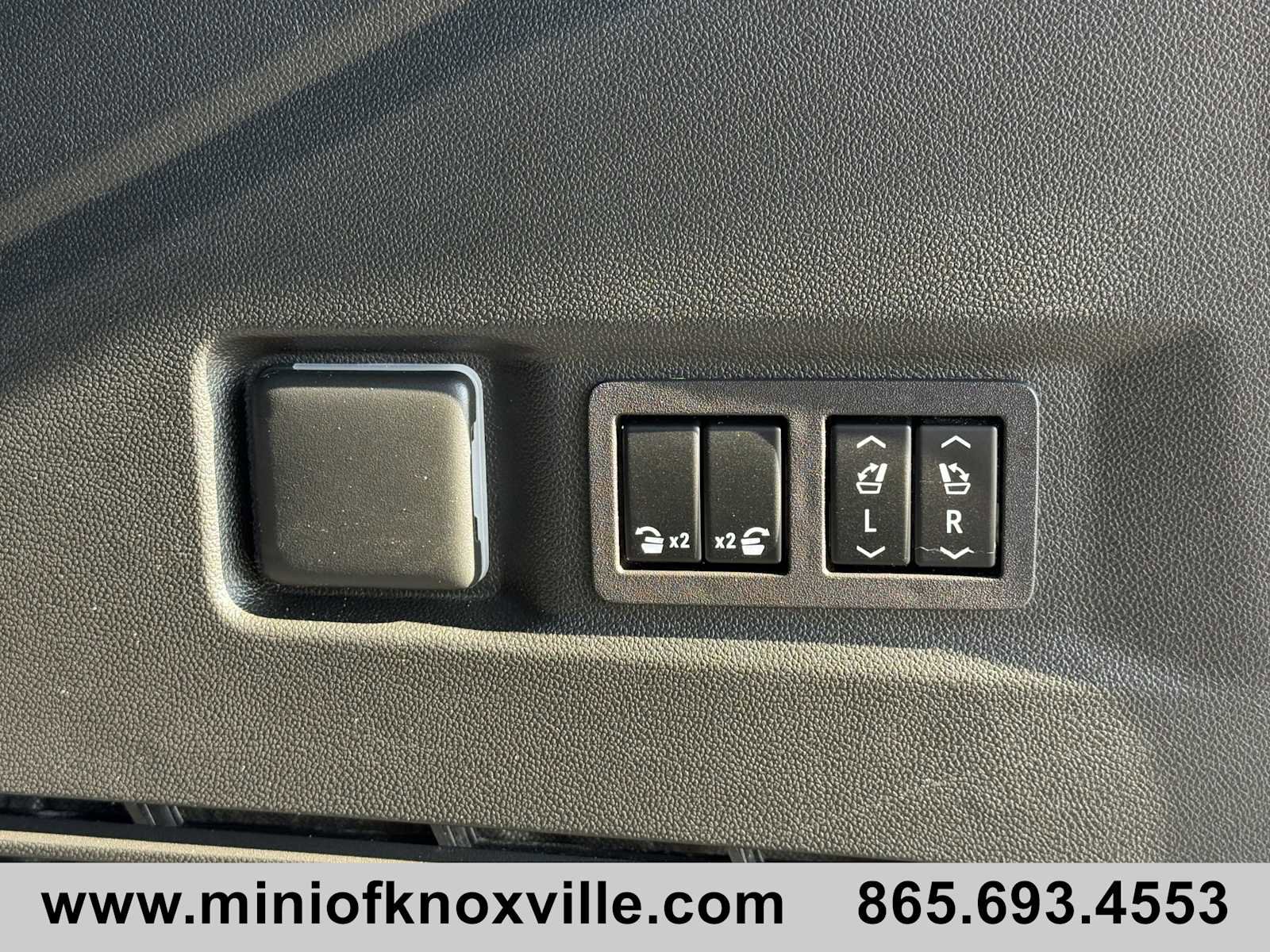 Used 2023 Chevrolet Tahoe Z71 w/ Z71 Off-Road Package image 38