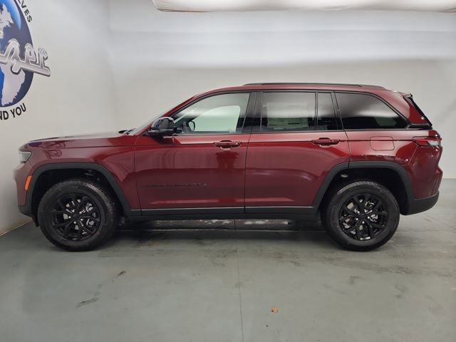 New 2025 Jeep Grand Cherokee Altitude image 5