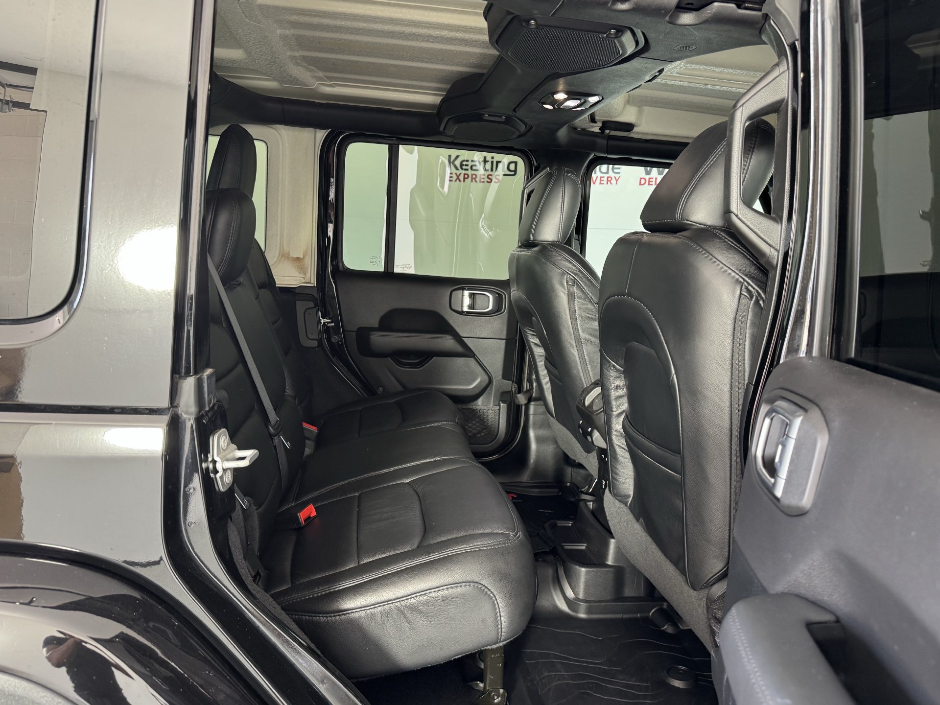 Used 2020 Jeep Wrangler Unlimited Sahara AWD/4WD image 18