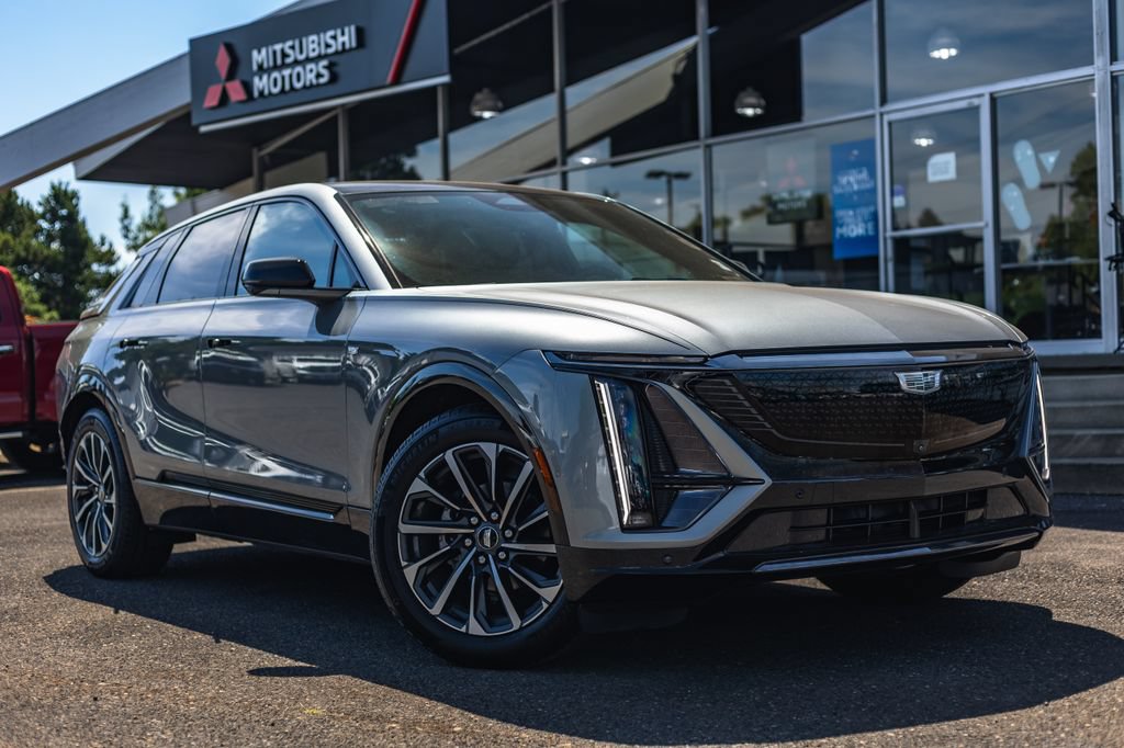 Used 2024 Cadillac Lyriq Sport RWD image 1