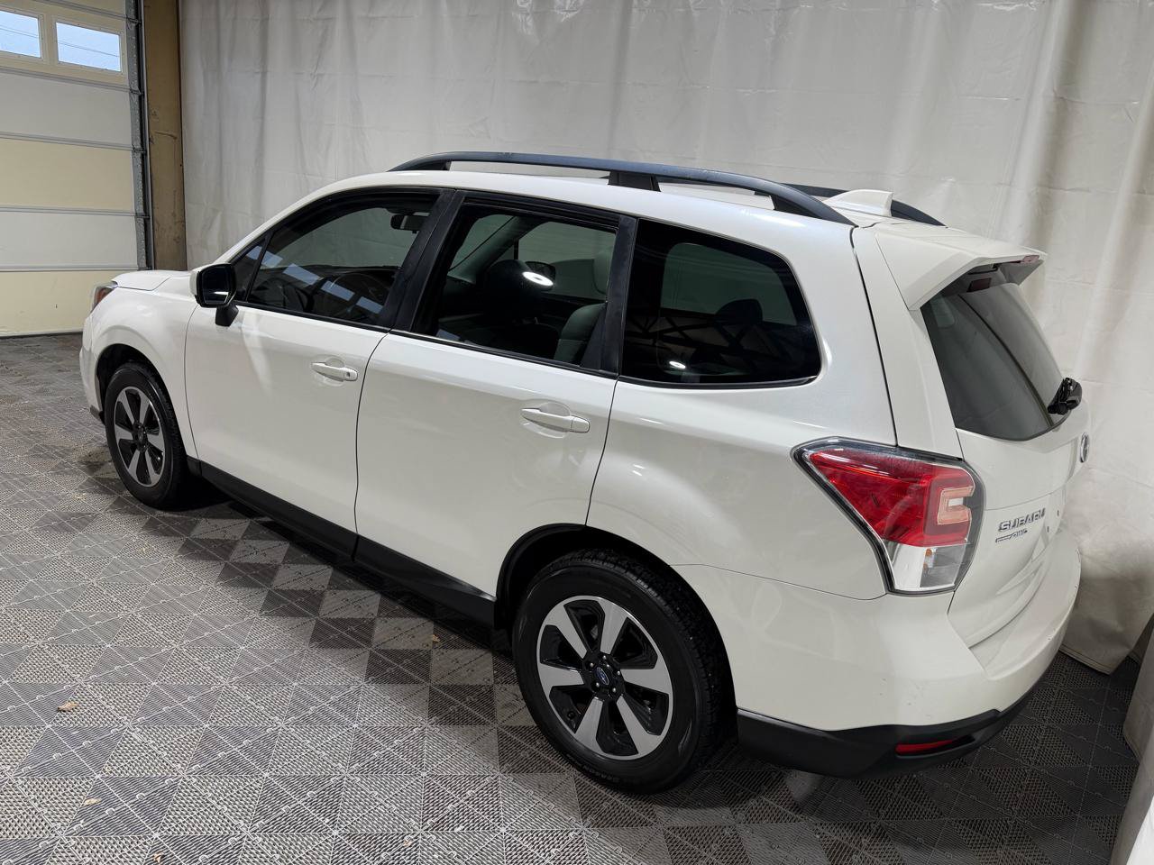 Used 2018 Subaru Forester 2.5i Premium AWD/4WD image 4